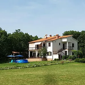 Roberta Apartman